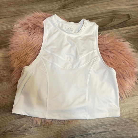 tackma Tops - Tackma white crop top size XS